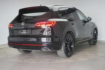 Volkswagen Touareg R EHybrid — photo 5