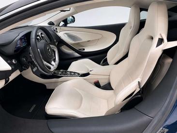 McLaren GT — photo 16