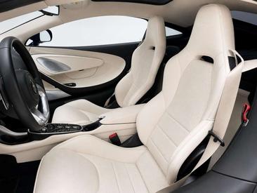 McLaren GT — photo 17