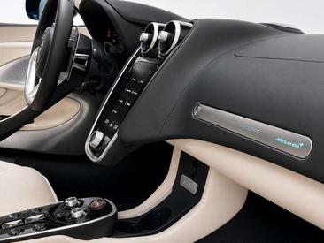 McLaren GT — photo 23