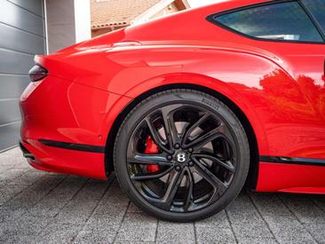 Bentley Continental GT Mulliner — photo 9