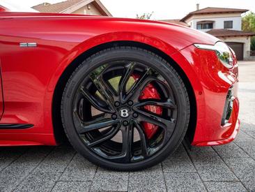 Bentley Continental GT Mulliner — photo 10