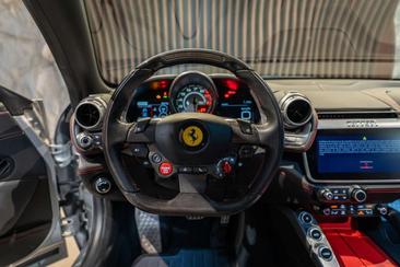 Ferrari GTC4Lusso T — photo 6