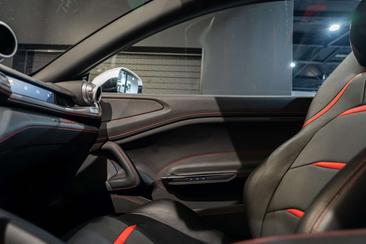 Ferrari GTC4Lusso T — photo 27