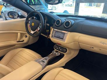 Ferrari California — photo 9