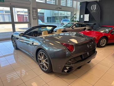 Ferrari California — photo 11