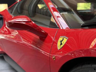 Ferrari 488 Pista — photo 8