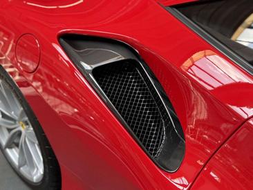 Ferrari 488 Pista — photo 9