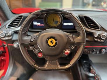 Ferrari 488 Pista — photo 13