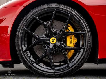 Ferrari F12 Berlinetta — photo 17