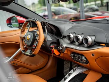 Ferrari F12 Berlinetta — photo 19