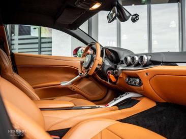 Ferrari F12 Berlinetta — photo 29