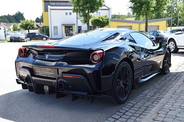 Ferrari 488 Pista — photo 2
