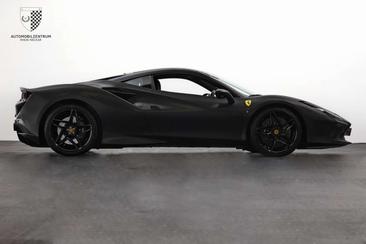 Ferrari F8 Tributo — photo 8