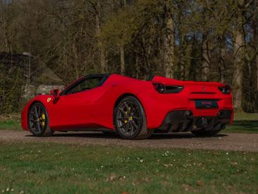 Ferrari 488 Spider — photo 6