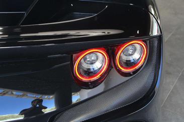Ferrari F8 Tributo — photo 8