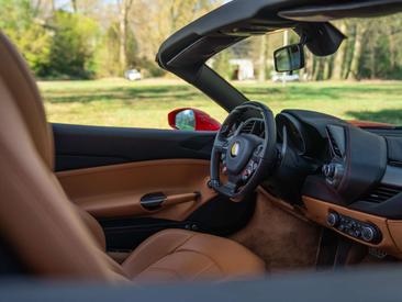 Ferrari 488 Spider — photo 10