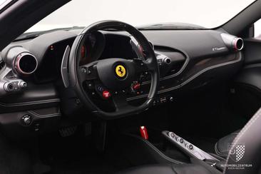 Ferrari F8 Tributo — photo 13