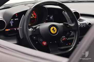 Ferrari F8 Tributo — photo 14