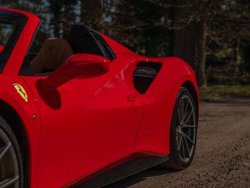 Ferrari 488 Spider — photo 22