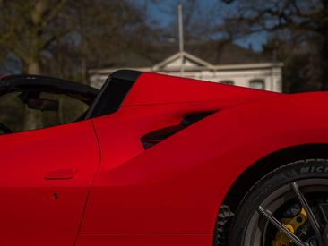 Ferrari 488 Spider — photo 23