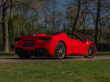 Ferrari 488 Spider — photo 25