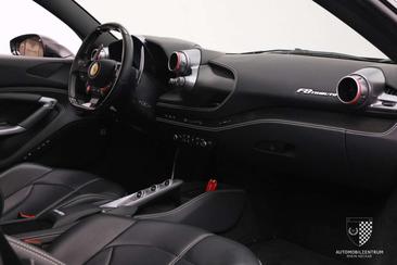 Ferrari F8 Tributo — photo 26