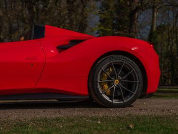 Ferrari 488 Spider — photo 31