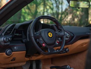 Ferrari 488 Spider — photo 34