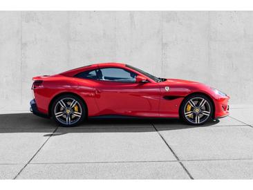Ferrari Portofino — photo 11