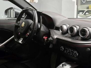 Ferrari F12 Berlinetta — photo 10