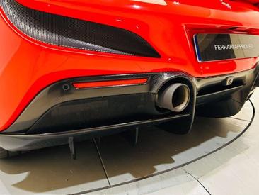 Ferrari F8 Spider — photo 19