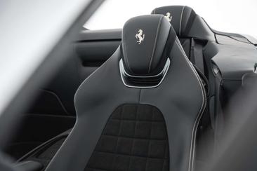 Ferrari Roma Spider — photo 20