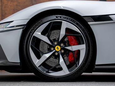 Ferrari 12 Cilindri — photo 15