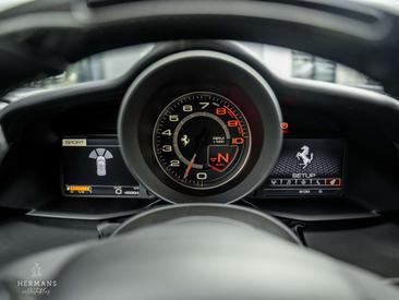 Ferrari 488 GTB — photo 26