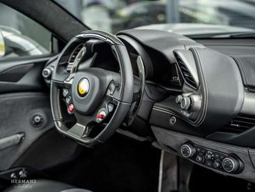 Ferrari 488 GTB — photo 31
