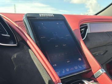 Ferrari Roma Spider — photo 10