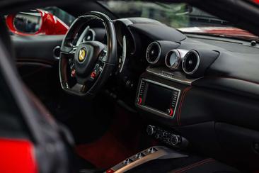 Ferrari California T — photo 11
