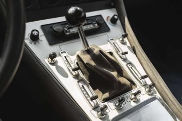 Ferrari 365 GT4 2+2 — photo 16