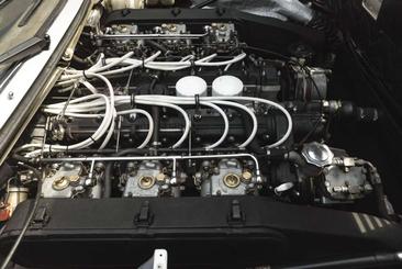 Ferrari 365 GT4 2+2 — photo 18
