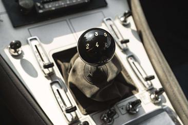 Ferrari 365 GT4 2+2 — photo 19