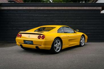 Ferrari F355 Berlinetta — photo 9