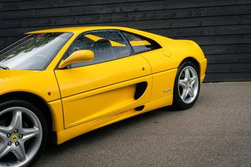 Ferrari F355 Berlinetta — photo 13
