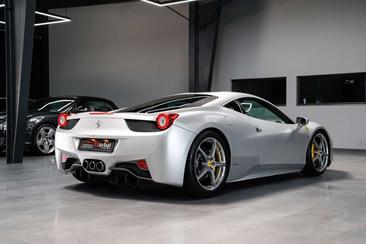 Ferrari 458 Italia — photo 10
