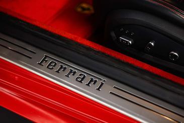 Ferrari California T — photo 23