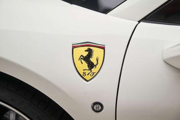 Ferrari F8 Spider — photo 7