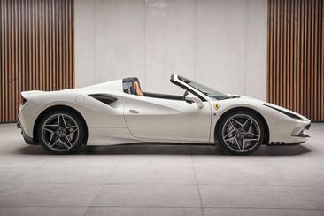 Ferrari F8 Spider — photo 12