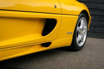 Ferrari F355 Berlinetta — photo 40