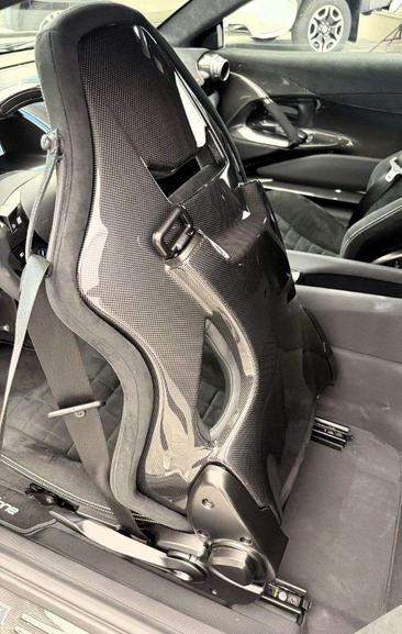 Ferrari 812 Competizione — photo 22