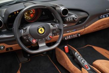 Ferrari F8 Spider — photo 23